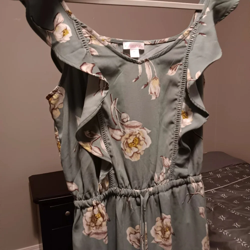 Xhilaration Sage Floral Print Jumpsuit - Picture 4 of 16